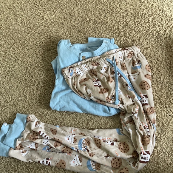 Honest Matching PJs Men Size medium - Picture 2 of 4